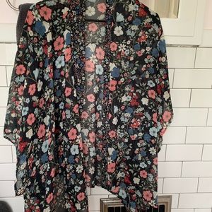 Jessica Simpson maternity top